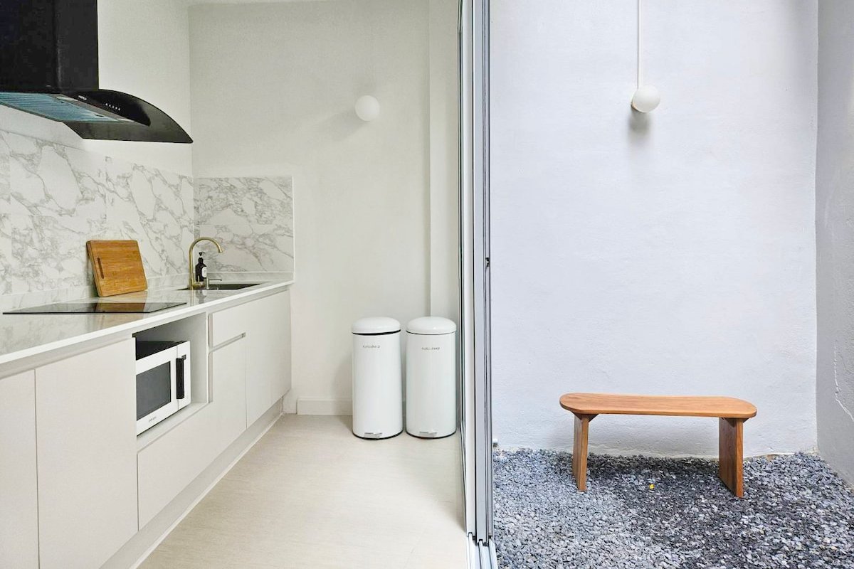 Stylish house : 5mins to Yaowarat & MRT Watmangkon gallery image 5