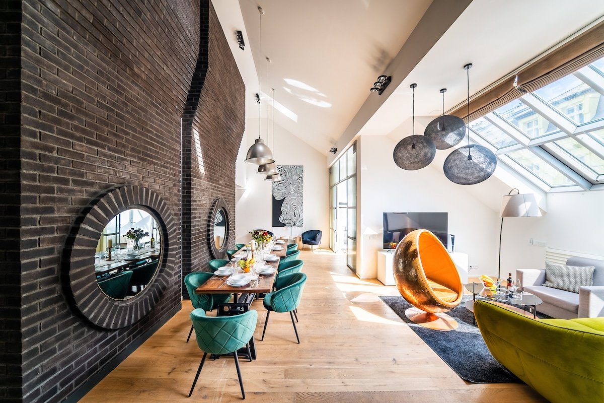 5BR+2Bath Old Town Industrial Penthouse, A/C gallery image 2