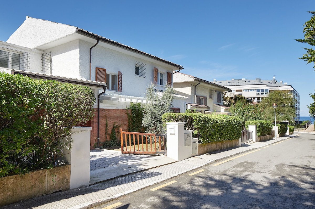 Beautiful Semi-Detached Villa Near Beach And Golf gallery image 3