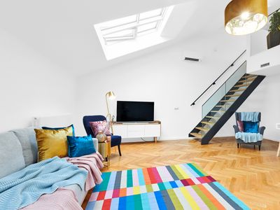 Bright Old Town 3-bedroom Apartment (6G)