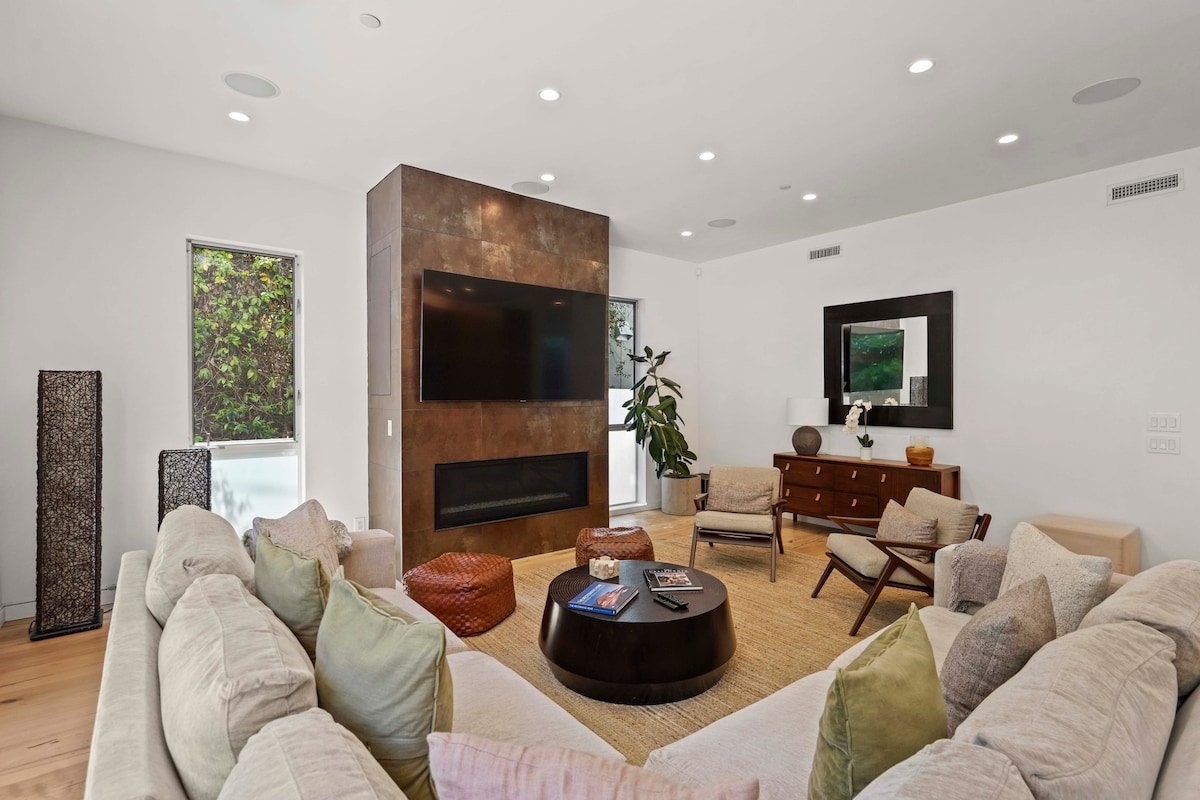 Vast Mar Vista Residence in Quiet and Safe Area gallery image 4