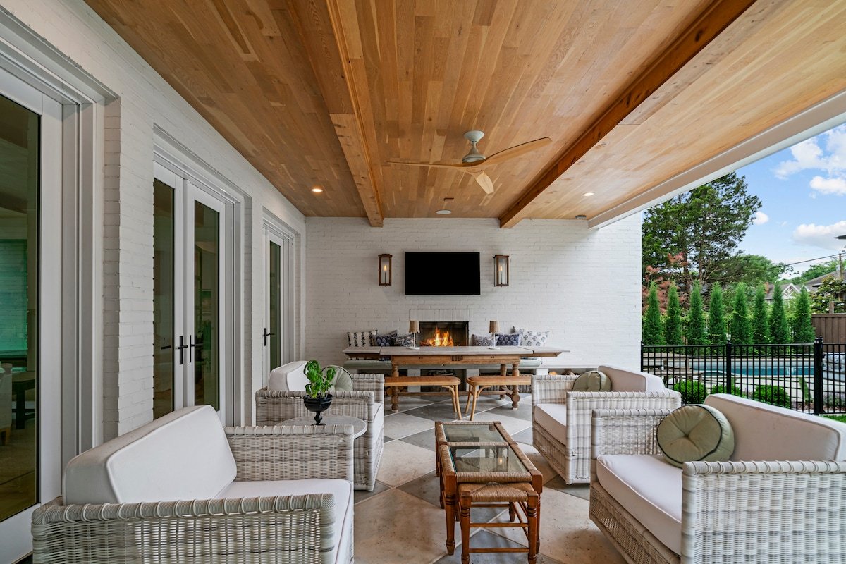 Above Nashville Magnificent I Pool&Spa | 12 South gallery image 3