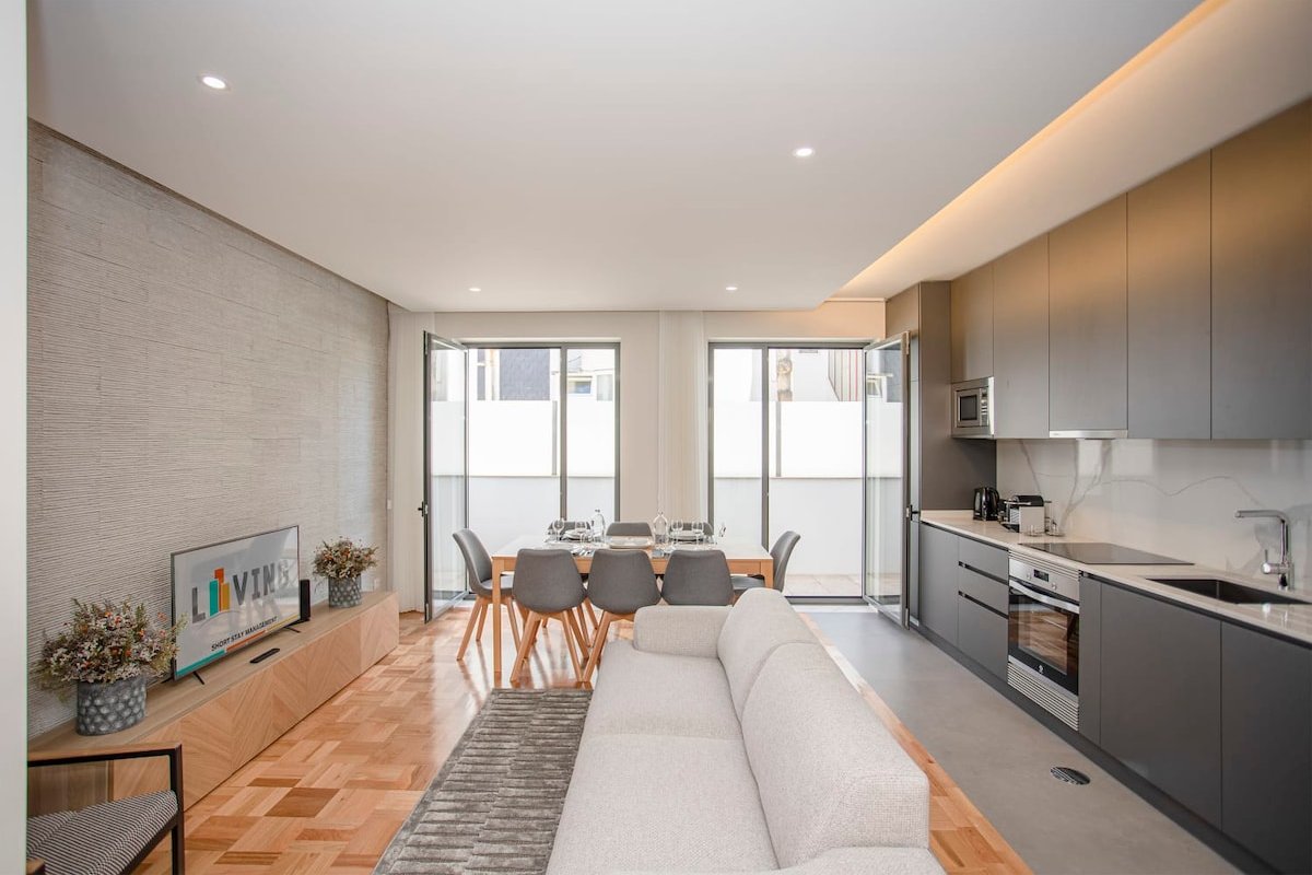 Liiiving in Porto – Design Bright House gallery image 3