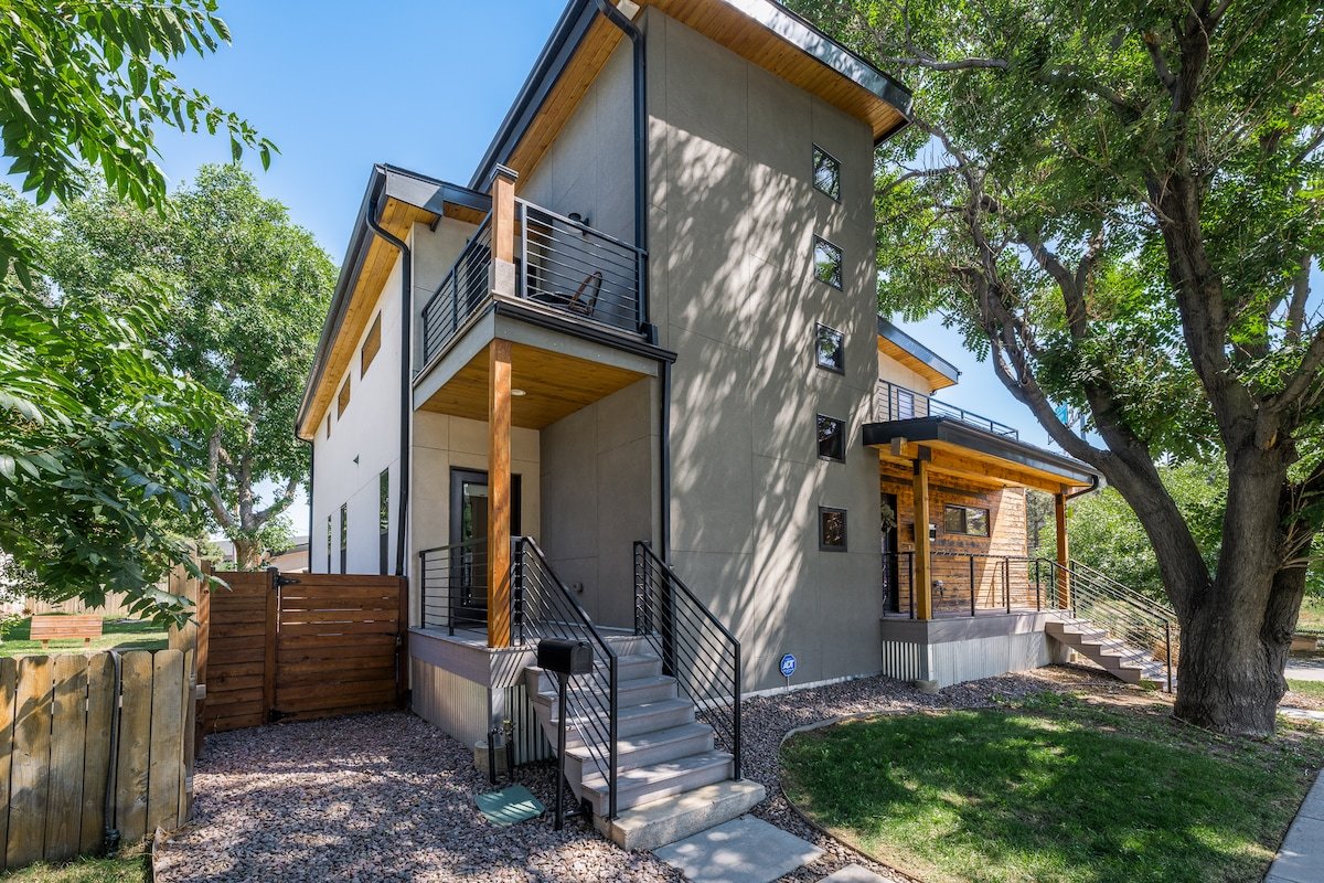 Luxury Stay in Downtown Denver | Hot Tub + Sauna gallery image 4