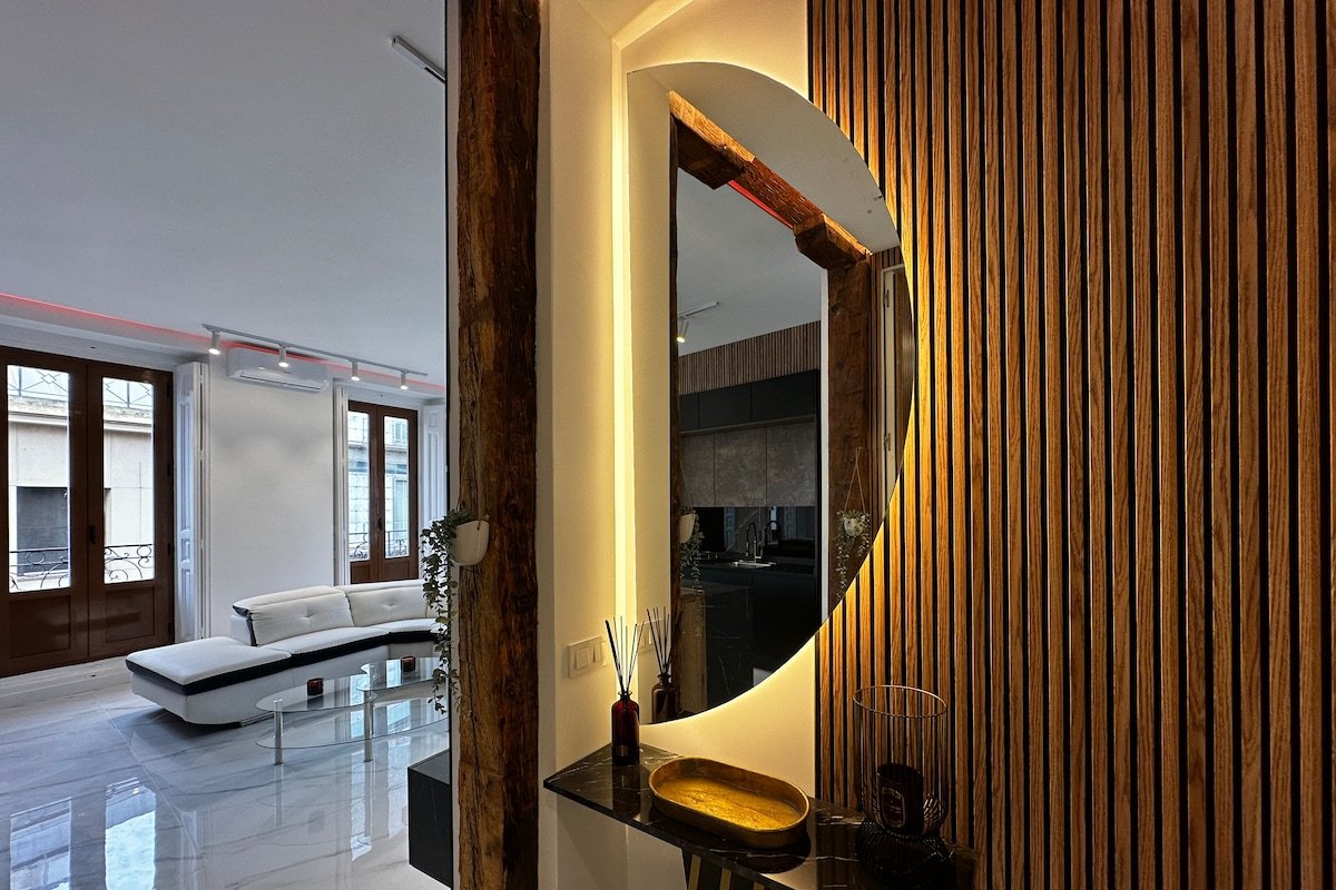 LUJO y Diseño con 10balcones en La Puerta del Sol gallery image 3