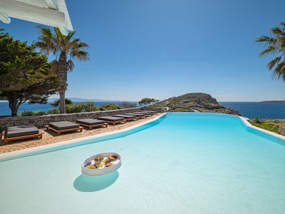 Sanarte villa 5, 4br w/private pool and sea view!