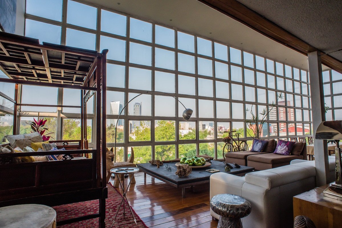 Big Penthouse, Unmatched View. Great Location. gallery image 4