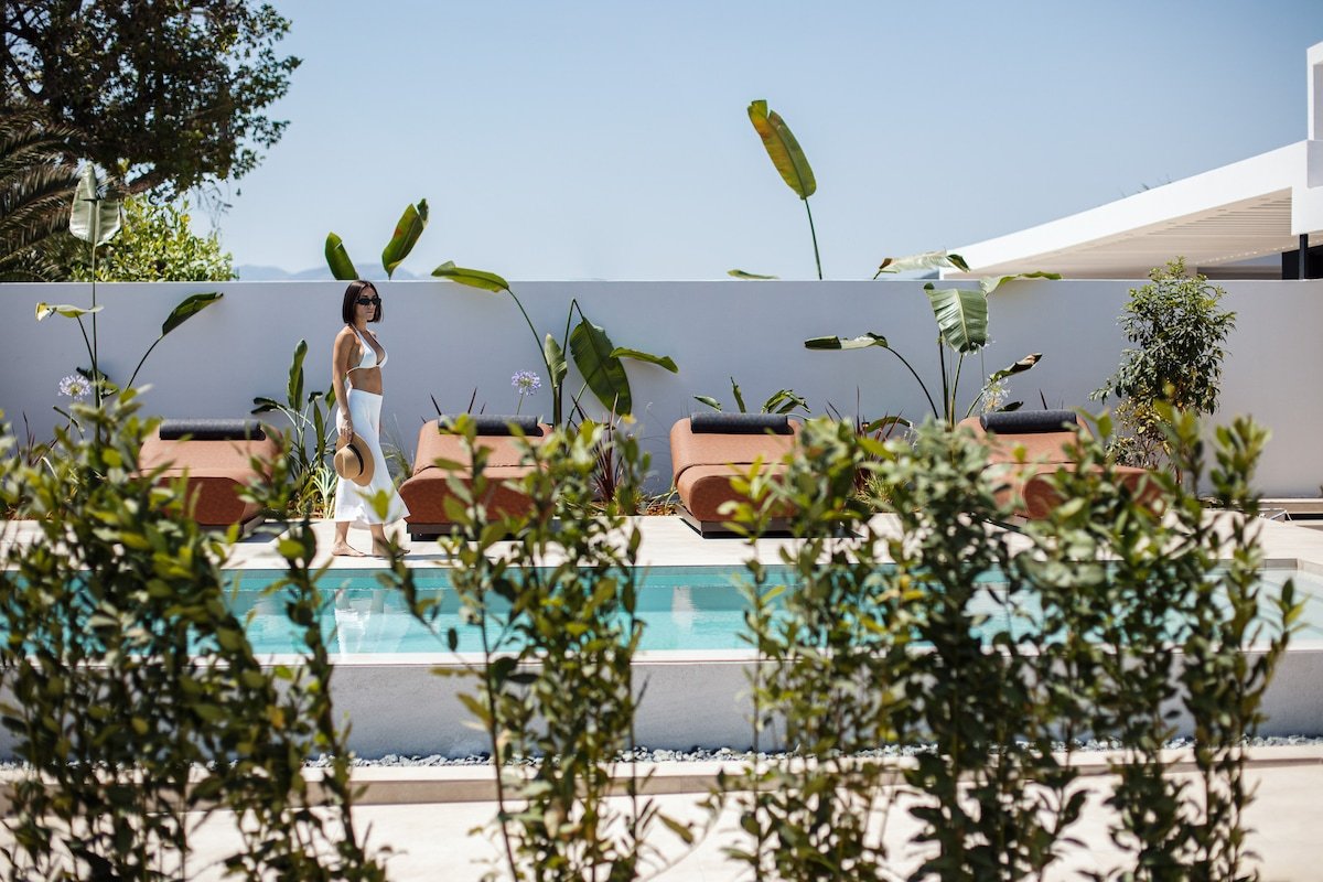 Nuera III: Modern 3BR Villa, 300m from the Beach gallery image 4