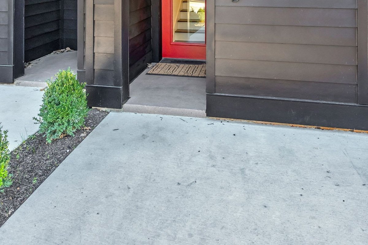 Brand New*12 min to Broadway*RIVER*Views* gallery image 4