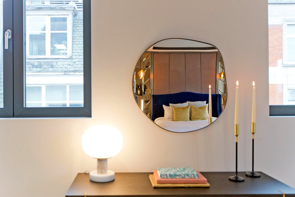 Golden Square Penthouse gallery image 3