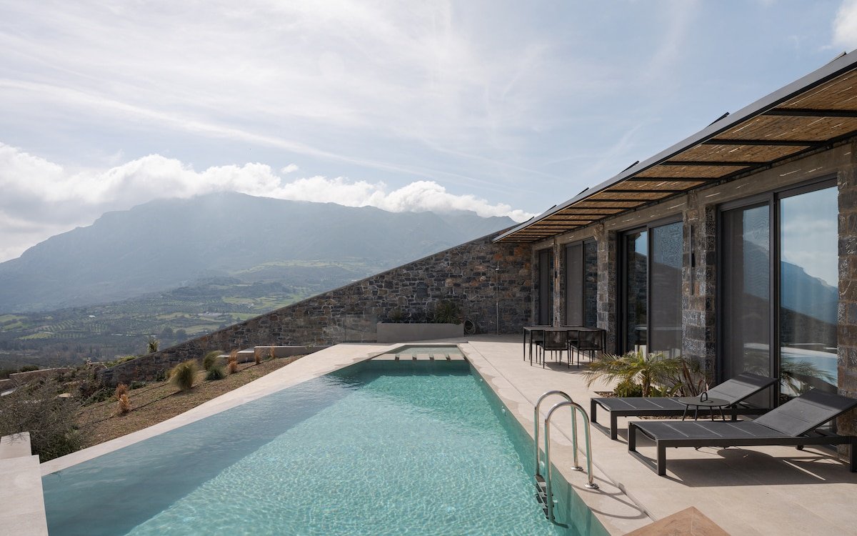 Neromai Cave Luxury Villas gallery image 5