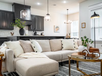 Expertly Designed Home w/ Fire Pit + Telescope