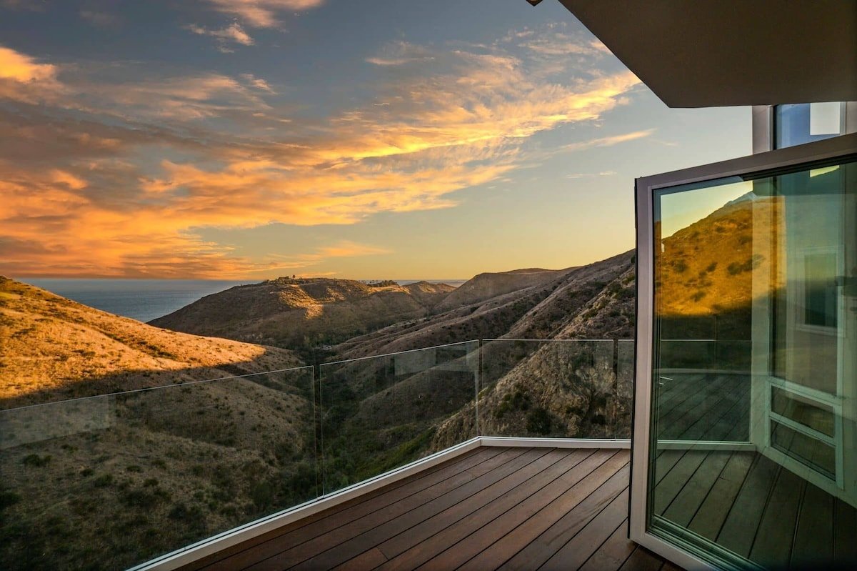 Breathtaking Malibu Ocean View Sanctuary gallery image 2