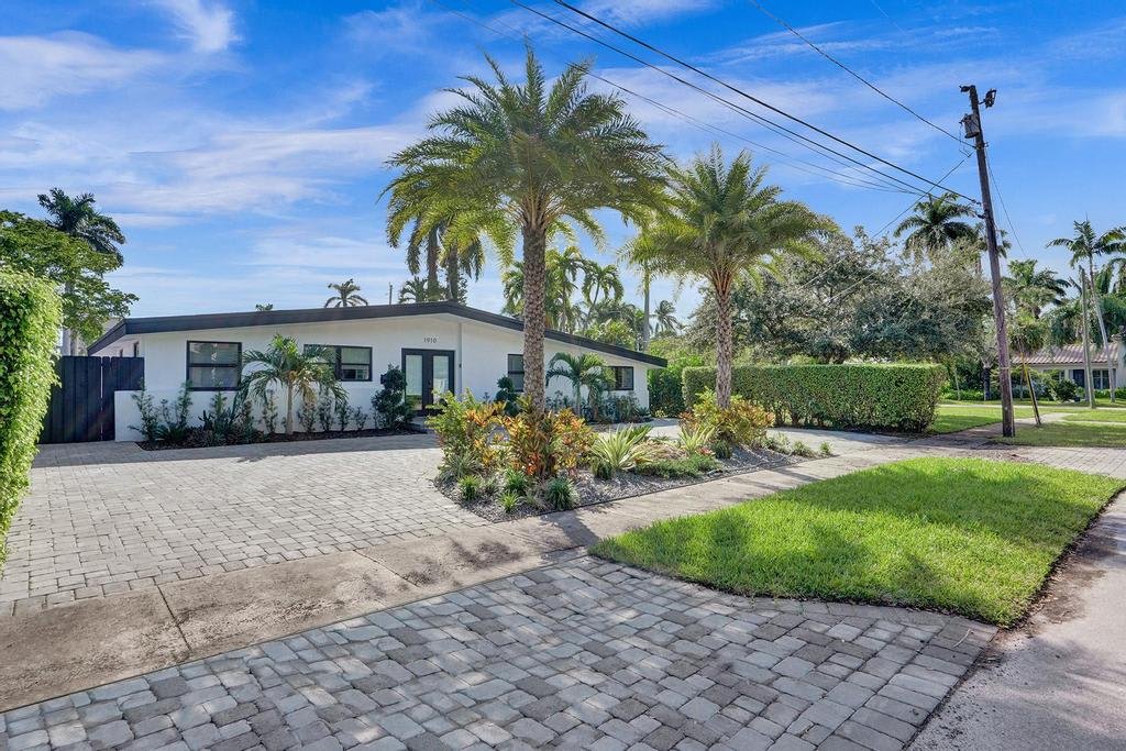 New ! Pool house 3-bedroom home Victoria Park gallery image 5