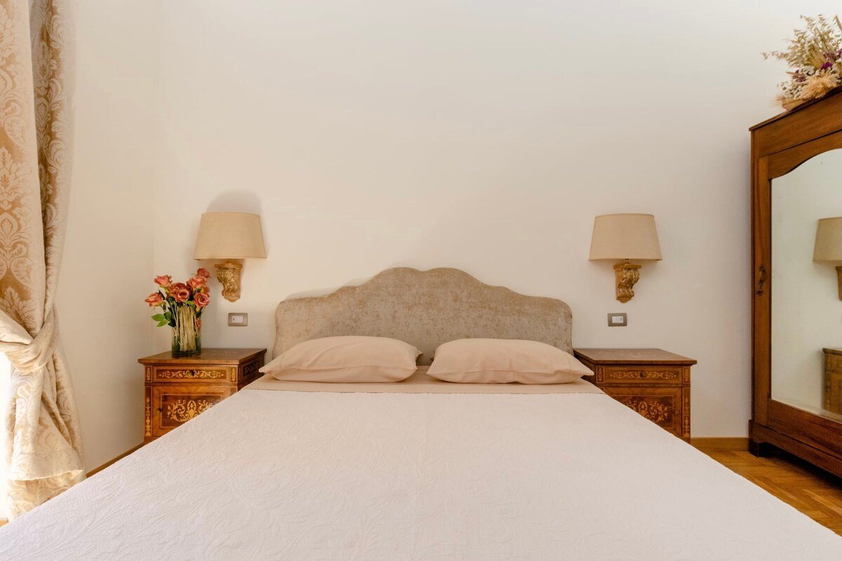 Bernini Palace Apartment gallery image 3