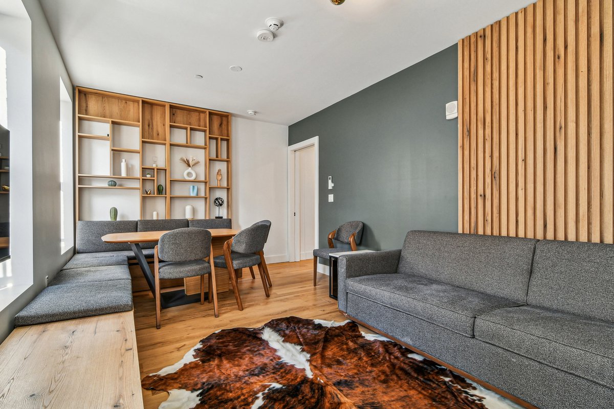 Three Bedroom – Newly Renovated – Washer/Dryer