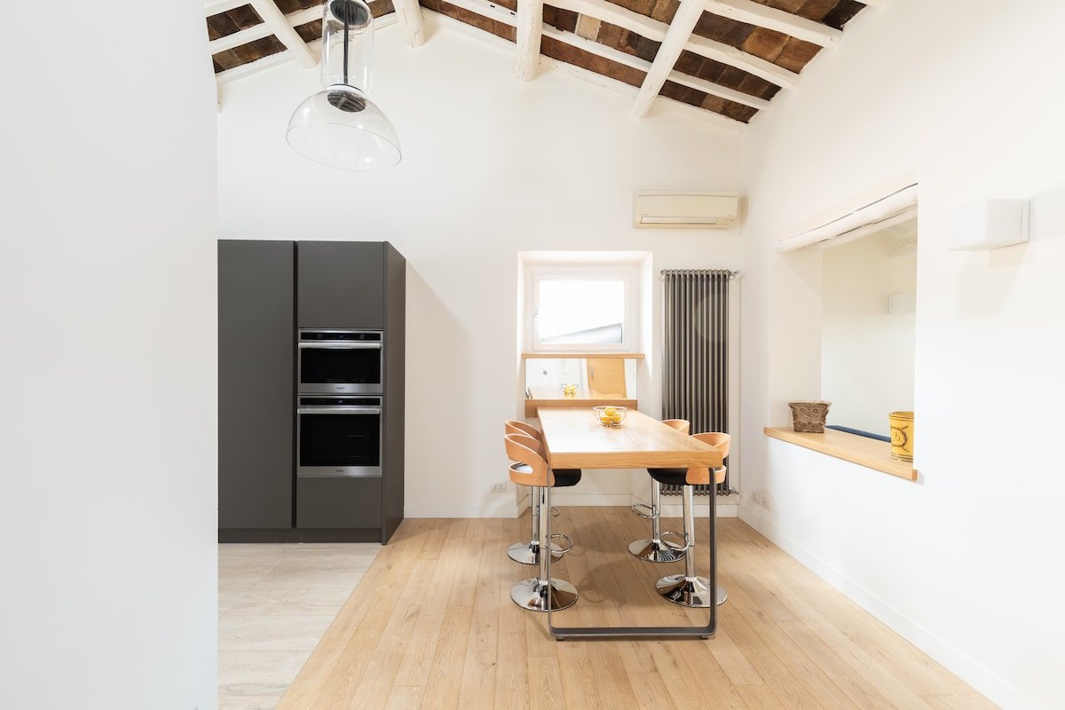 Spanish Steps Luxury Apartment gallery image 5