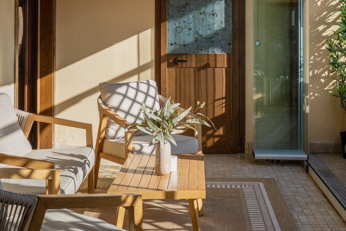 Colosseo Flats and Penthouse gallery image 5