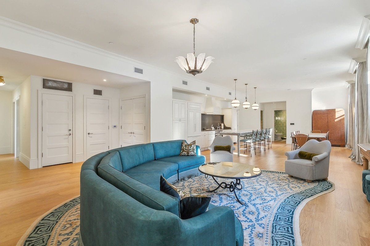 Hotel Perle: Grand 7 Bedroom Suite gallery image 2