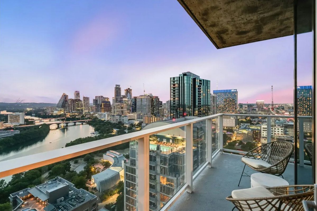 Huge 2BR Lakefront Natiivo Austin 29th-Floor