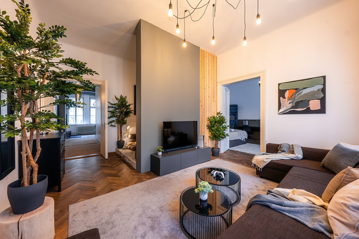 4BR Family Apt | Wenceslas Square
