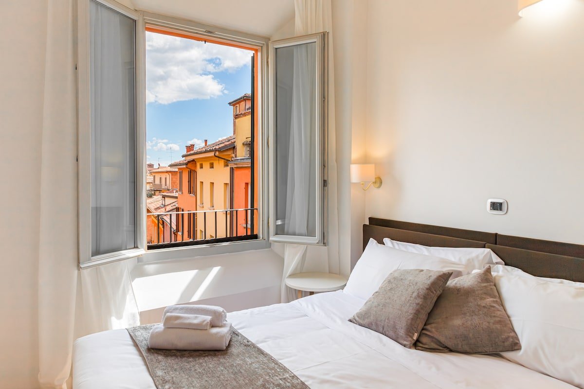 Piazza Maggiore view – Arcadian By ImmoBo, Bologna gallery image 2