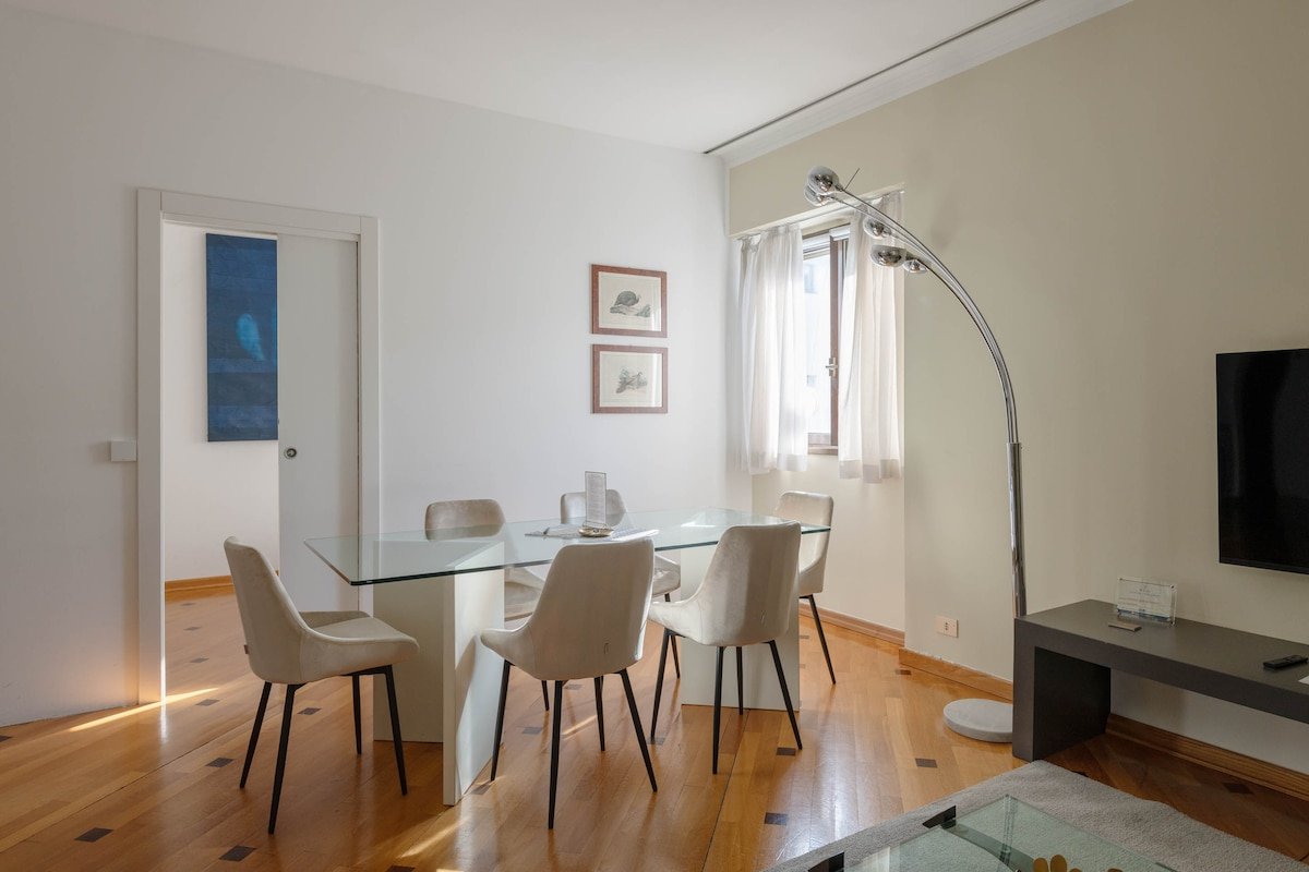 Luxury 3 bedroom apartment in Duomo – 6 Guests gallery image 5