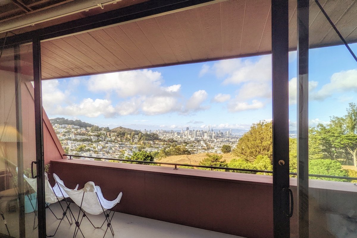 Panoramic Downtown View Loft gallery image 3