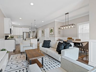 Spacious 6BR in Logan Square + Garage! Sleeps 16