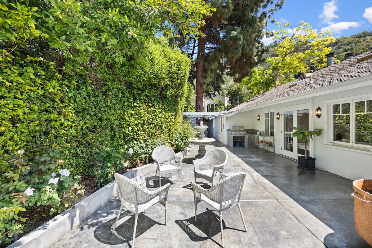 Stylish Modern Retreat in Prime Los Angeles gallery image 5