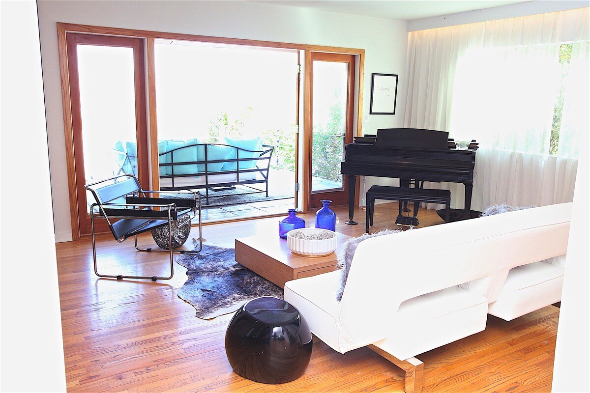 Hollywood Hills Retreat (upper) gallery image 5