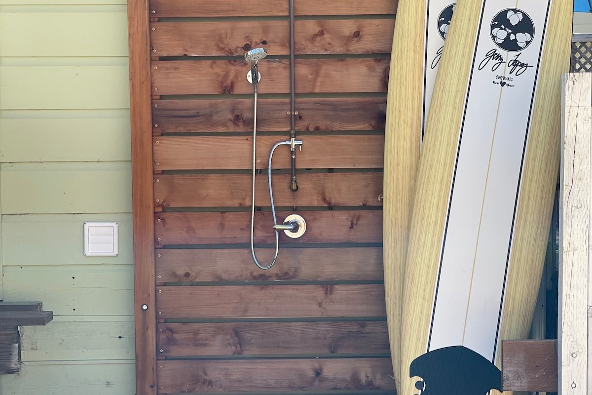 Sunlit Surf Retreat gallery image 2