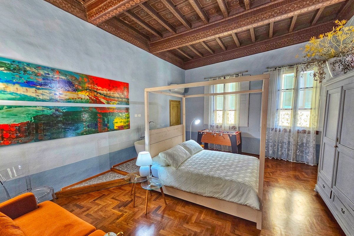 Luxury and large apartment a few steps from Duomo gallery image 3