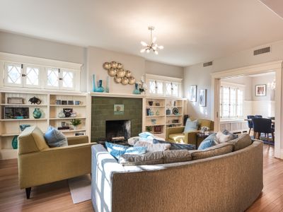 Spacious Historic Family Gem: MinsToMetro & Sites