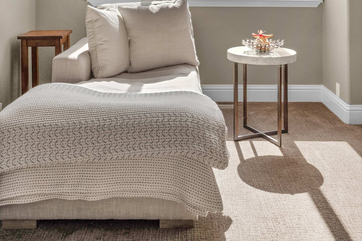 Expansive Ocean-View Retreat with Home Theatre & S gallery image 4