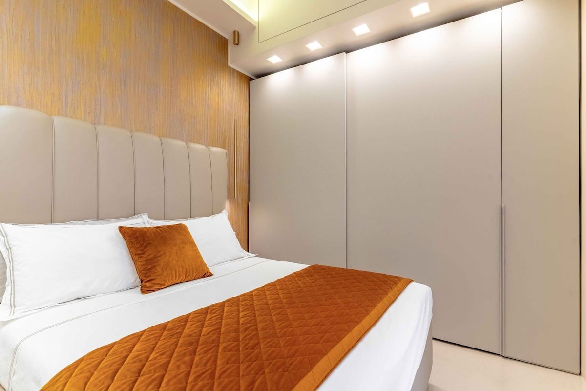 (Duomo+Parking) Luxury Velasca Apartment gallery image 5