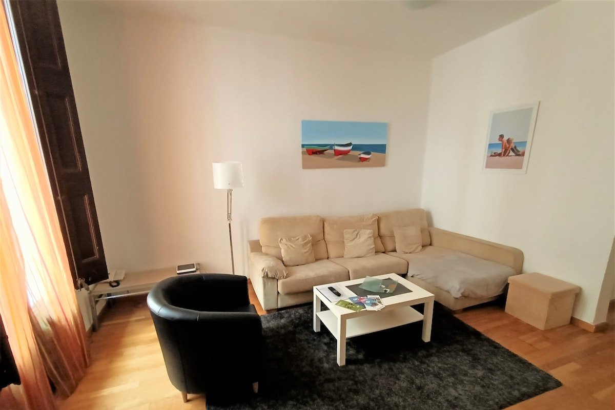 Plaza Real 3 double BR quiet; HUTB: 001510-95 gallery image 5