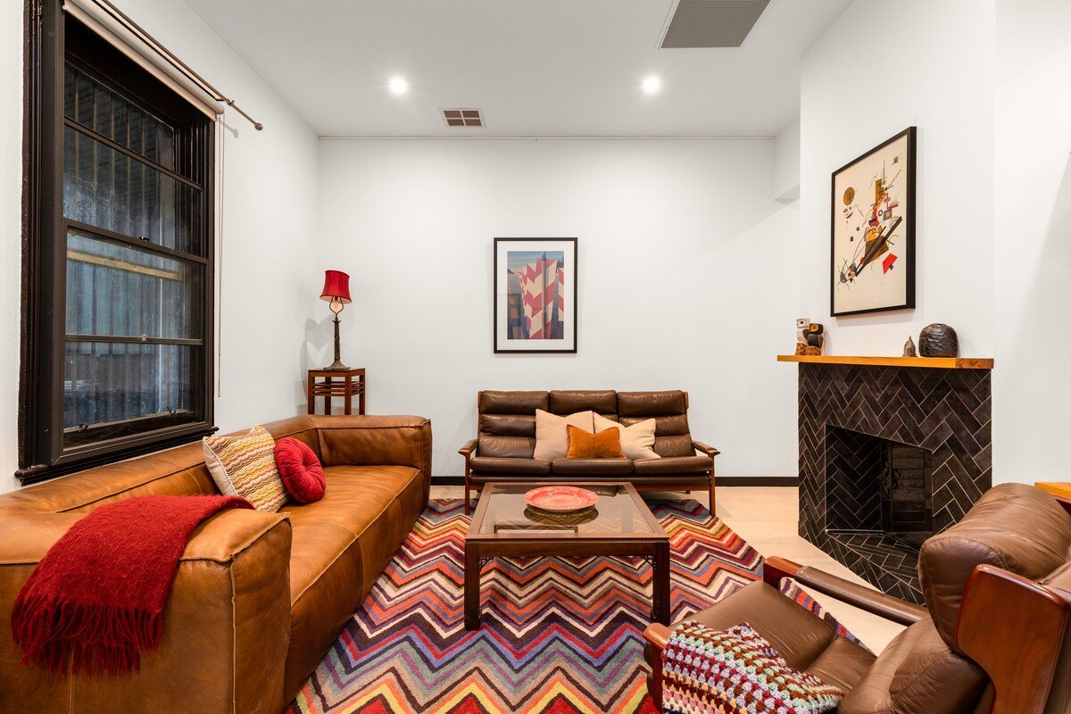 Fitzroy’s 3BR Luxury Retreat gallery image 4