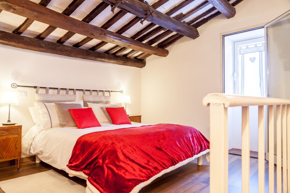 Suite Rondanini, historical home at Pantheon gallery image 4