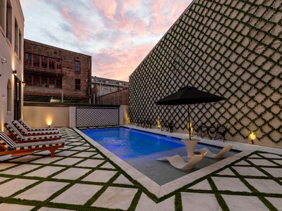 The Avenue 4BR All King Beds Heated Pool