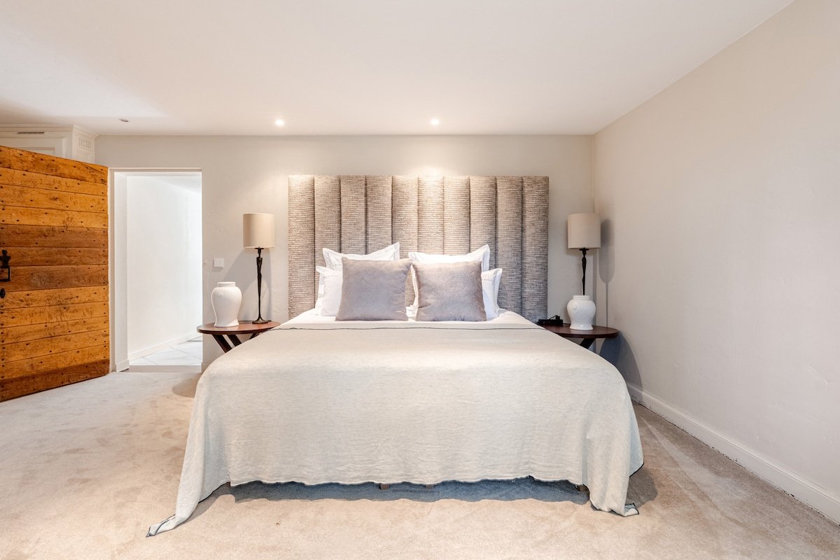 Splendid 11-bedroom property in Mougins gallery image 4