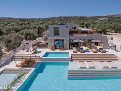 Dive into Bliss: Summer Oasis of Elegance & Joy