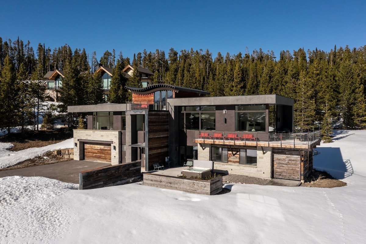 The View – Mountain Village! Private Ski Access!