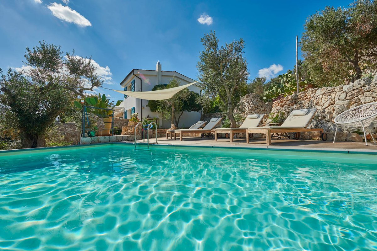 Villa with private pool set in park of olive trees