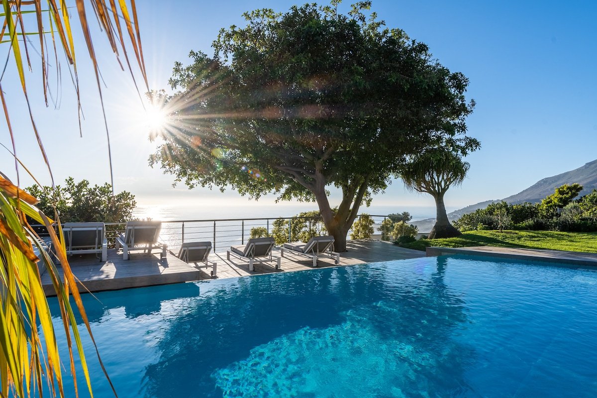 CampsBayDreamVilla: pool, jacuzzi, Gym, sea views gallery image 5