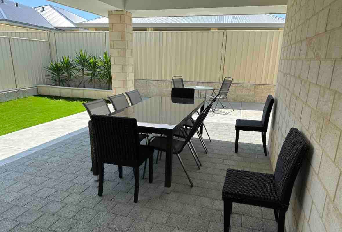 Dunsborough- Stylish 5 Bed, 3 bathroom home gallery image 4