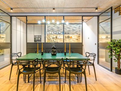 Large Luxury Contemporary Apt in Bloomsbury