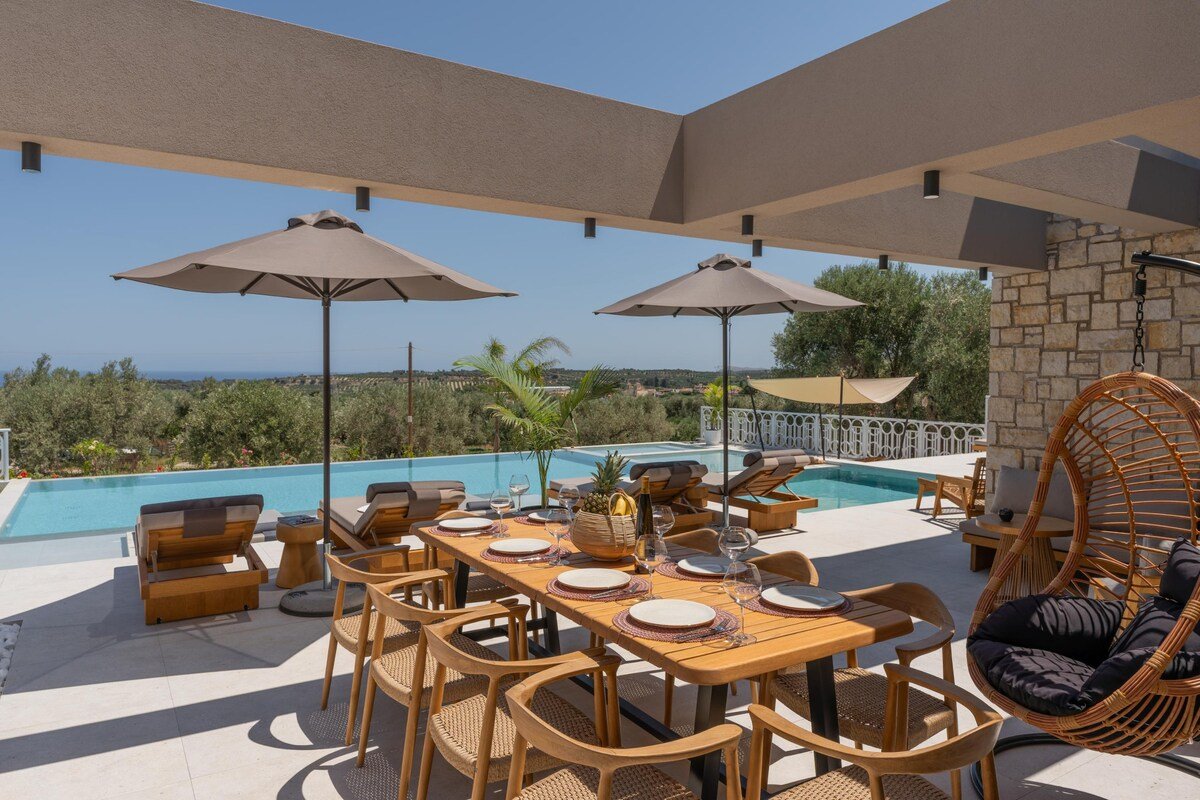 Dive into Bliss: Summer Oasis of Elegance & Joy gallery image 5