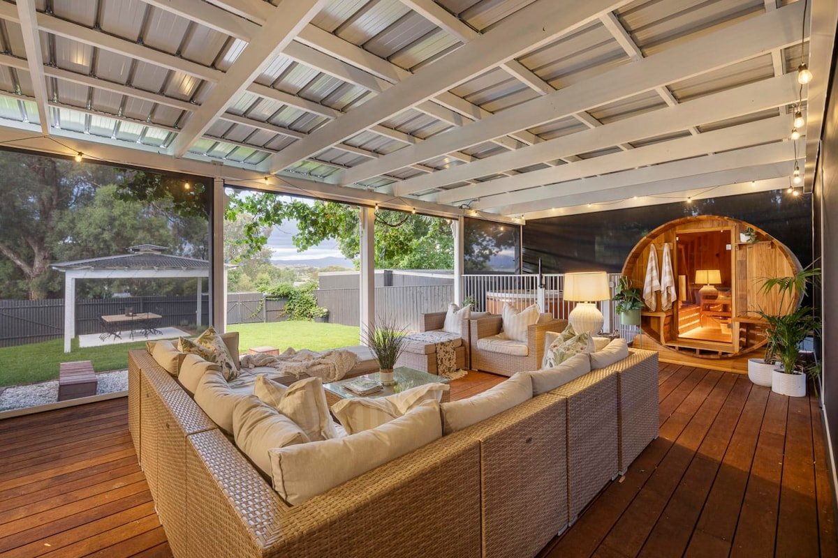 Oliver’s Cottage Yarra Valley | Spa and Sauna gallery image 5