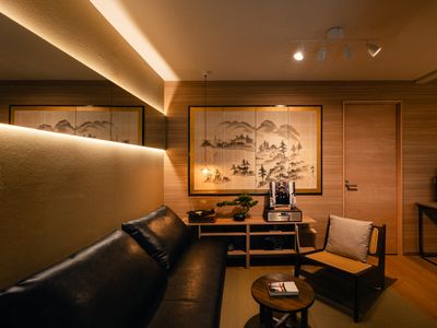 【新宿中心部】最高品質マットレスにこだわり、古屋を伝統的な空間にリノベーションした家、75m2